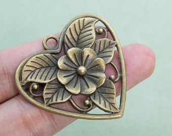 10 Hollow Flower Heart Charm Antique Bronze Tone  (110066-3122)