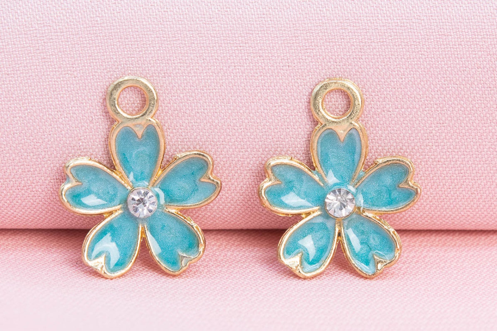 Jeffdad 3pcs Cherry Blossom Daisy Flower Phone Charm