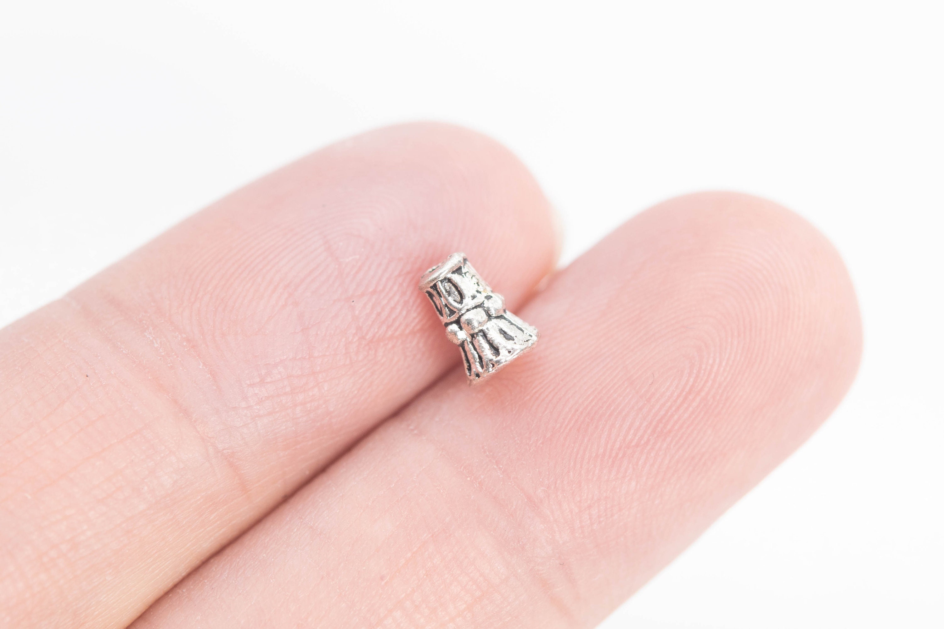 SAVITA 200 Pezzi 6 mm Perline Distanziatrici Rotonde per Creazione di Gioielli, Metallo Argento Tonde Lisce per Braccialetti Collane Orecchini Artigianato Fai-Da-Te