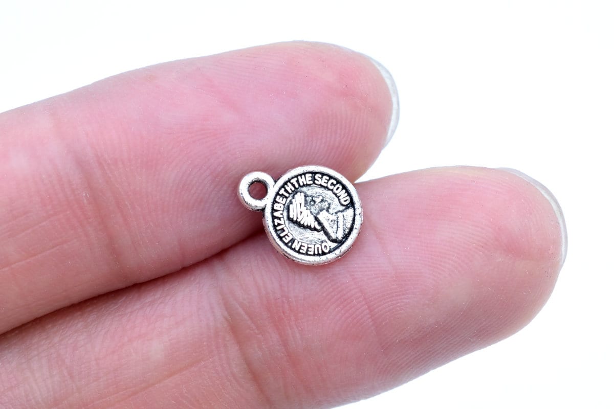 Elizabeth 11 coin - Etsy 日本