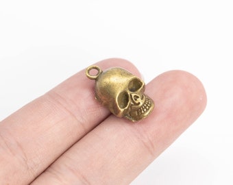 10 Skull Charm Antique Bronze Tone (110233-1573)