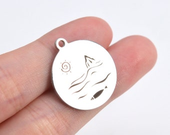 1 pcs Stainless Steel Sun Island Fish Coin Charm (40530-2146)