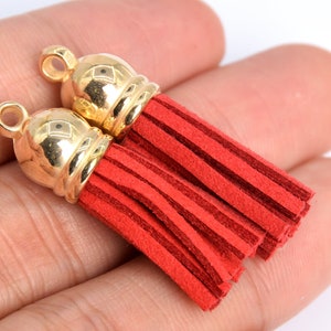 4 Quasten 1.35&quot; / 3 cm Suede Tassel Mala Mini Tassel Red Color (60887-053)