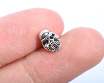 ISP67 - Spacer Spacer Skull Beads Tibetan Silver / Vintage