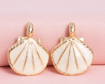 4 Enamel Shell Charm Gold Tone With Ivory Enamel (65350-3280)