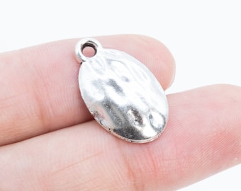 10 Rugged Oval Charm Antique Silver Tone (66405-1733)