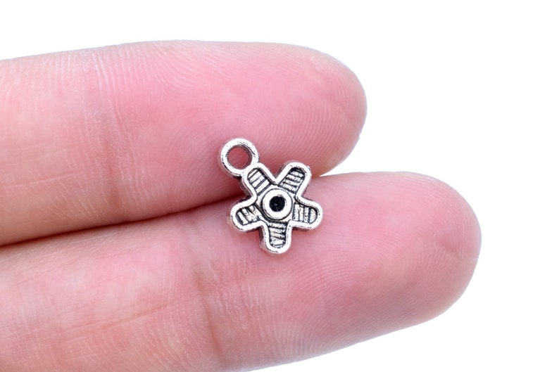 29pcs Antiqued Silver Alloy Gold See Star Round Pendant Charms 22*19*2mm 50080 29pcs Antiqued Silver Alloy Gold See Star Round Pendant Charms 22*19*2mm 50080