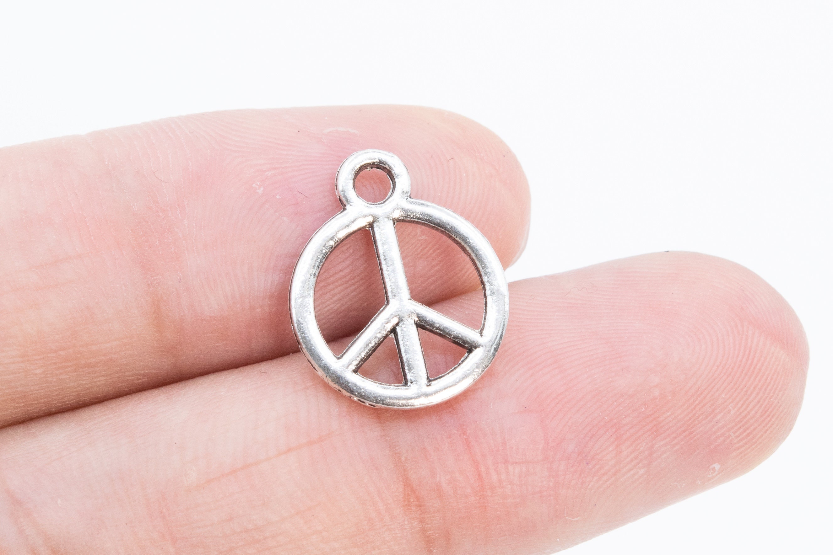 アクセサリー PEACE 20 Peace Sign Charm Double Side Antique Silver Tone (66396-1733