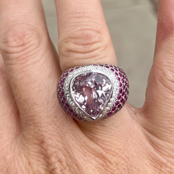 Spectacular kunzite statement ring with diamonds … - image 4