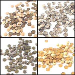 100 pz x Hot Fix Ferro Su Testa di Chiodo in Metallo Rotondo Borchie Perline Piatte per la Decorazione di Jeans Indumenti Costumi Borse Cinture Artigianato fai da te