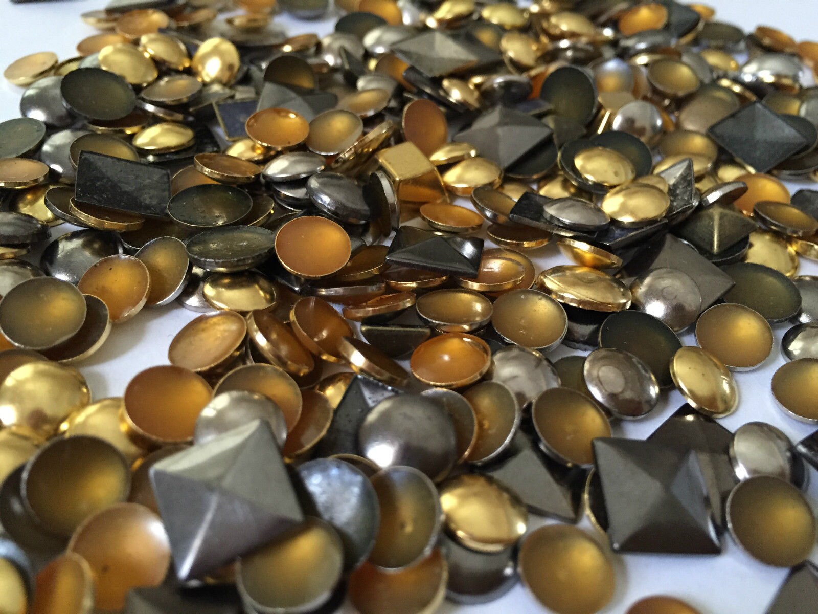 50 Pz X Hot Fix Ferro Su Rivetti A Stella Prisma Borchie Superiori - Foto 8