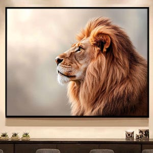 Ritratto di leone da parete – Stampa su tela di un leone selvaggio in primo piano, decorazione con animali da safari, arte della fauna selvatica audace per soggiorno o ufficio – Stampa artistica di leone