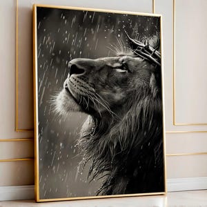 Stampa su tela con leone sacro – Stampa con leone con corona di spine – Opera d'arte con animali spirituali – Decorazione con benedizione della pioggia – Tela religiosa