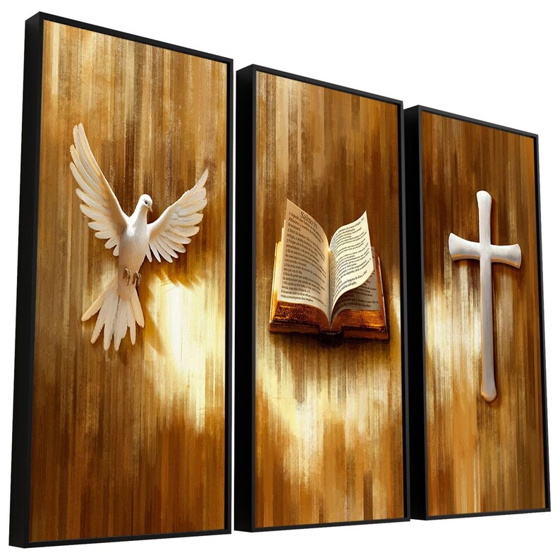 K&ouml;nnte beinhalten: Ein Triptychon gerahmter Kunstwerke mit religi&ouml;sen Symbolen. Das erste Panel zeigt eine wei&szlig;e Taube mit ausgebreiteten Fl&uuml;geln. Das zweite Panel zeigt ein offenes Buch. Das dritte Panel zeigt ein wei&szlig;es Kreuz. Alle Panels haben einen gold-braunen Hintergrund.