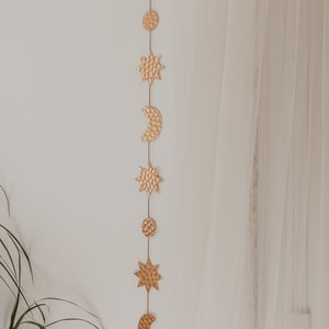 Black moon phase garland