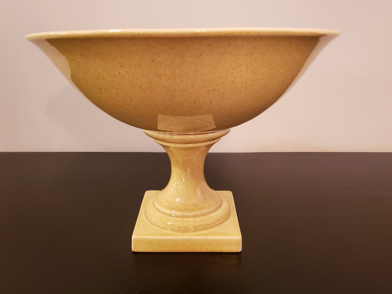 RED WING Pottery M-1601 Yellow Flecked Pedestal FruitDecoration Bowl