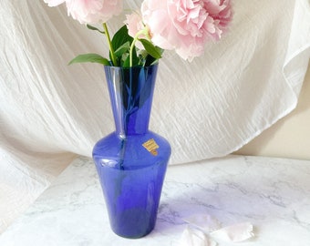 Grand vase bleu en verre soufflé à la main