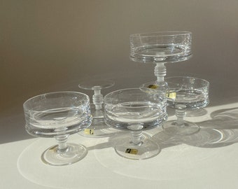 Champagne glasses / 5 champagne glasses made of crystal glass