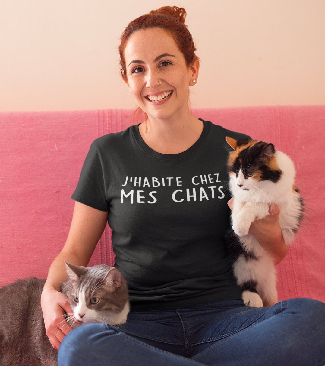 J Habite Chez Mes Chats T Shirt A Col Rond Manches Courtes