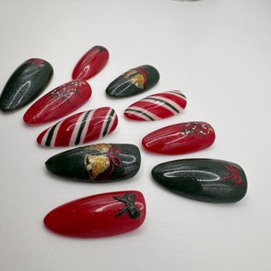 Red and Green Christmas Nails | Hand Painted Designs | Press-on Nails | Fake Nails | False Nails |