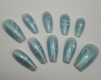 Waterman-nagels | Witte en blauwe auranagels | Nagels sterrenbeeld | Verjaardagsnagels | Handgeschilderde ontwerpen | Druknagels | Kunstnagels |