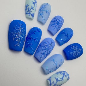 Blue Snowflake Ombré Nails | Hand Painted Designs | Press-on Nails | Fake Nails | False Nails |
