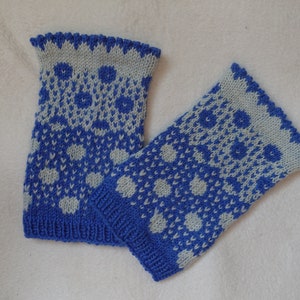 Wrist warmers hand-knitted 'Dots' One Size cuffs hand warmers arm warmers plant-dyed