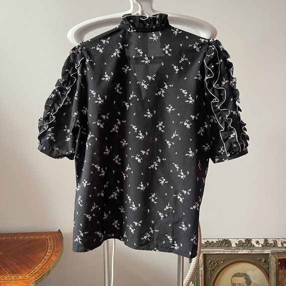 Vintage Black Floral Blouse with ruffles, Chiffon… - image 9