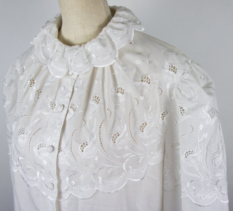 Vintage Trachten Peasant Blouse White Cotton Embroidered Puff Sleeve Blouse
