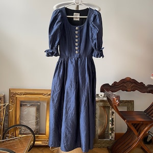 robe vintage en soie bleu marine, robe autrichienne, robe prairie, robe pure soie ajustée et robe évasée sombre cottagecore image 9