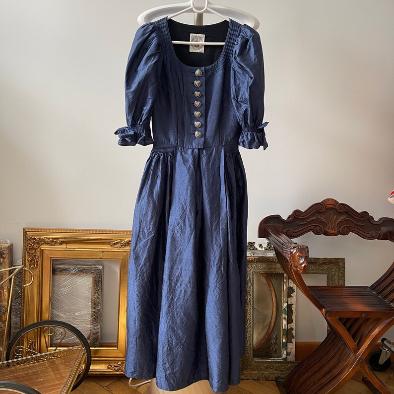 robe vintage en soie bleu marine, robe autrichienne, robe prairie, robe pure soie ajustée et robe évasée sombre cottagecore image 9