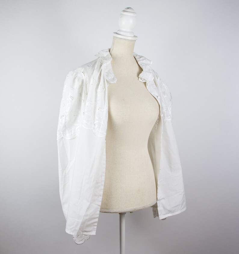 Vintage Trachten Peasant Blouse White Cotton Embroidered Puff Sleeve Blouse