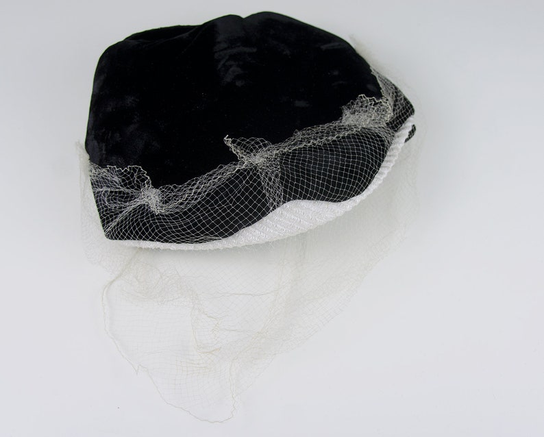 Black Velvet Hat Half Hat with Veil 1950s Hat Juliet Cap Crescent Hat Casque Hat Capulet Hat 1950s Accessories Vintage Hat with Veil