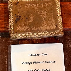 Vintage Richard Hudnut Compact
