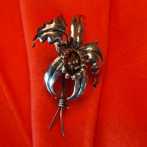 Vintage Sterling lily orchid pin/broach 925 sterling