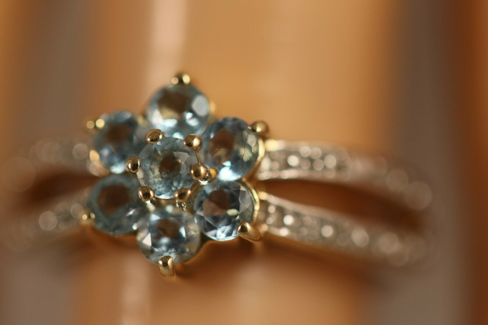 Designer tg stamped 14k yellow gold round cut blue topaz Halo rose flower cluster ring Size 7 4.83G Grams
