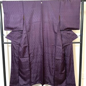 Light and soft shiny purple silk satin with KAMON on the back / S069 / Japanese Vintage KIMONO