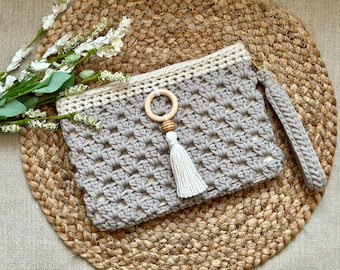 Crochet Boho Wristlet pattern, Granny Stitch Clutch, Crochet Clutch