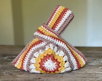 Crochet Sunburst Knot Bag Pattern, Crochet Knot Bag, Crochet Wristlet, Boho Crochet Bag, Crochet Handbag **PDF only, NOT a finished product*
