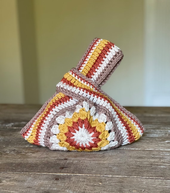 Crochet Sunburst Knot Bag Pattern, Crochet Knot Bag, Crochet Wristlet, Boho Crochet Bag, Crochet Handbag **PDF only, NOT a finished product*