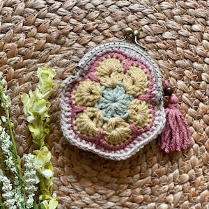 African Flower Pouch, **pdf crochet pattern only, NOT a finished product**, crochet change purse, motif coin purse