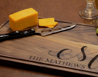 Custom Best Cutting Board, Personalized Wedding Gift, Handmade Bridal Shower Gift, Gifts for Her, Kitchen Decor, Engraved Cutting Board