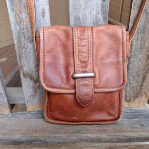 Kenneth Cole New York‎ backpack Crossbody Brown Leather Bag Made In India Colombian Leather Backpack main image 3