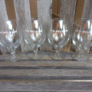 Vintage Nueva Bélgica Brewing Beer Glasses Retro Pedestal Drinkware Set de 4 Volúmenes 0.47l