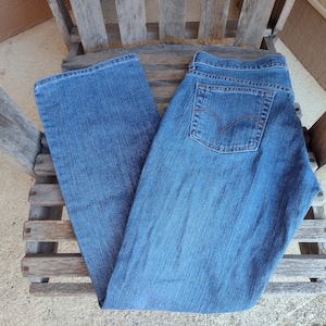 Womens Levi&#39;s 315 Boot Cut Blue Jeans Retro Vintage Pants Style Nouveau Boot Cut Size 10 M Made in Guatemala