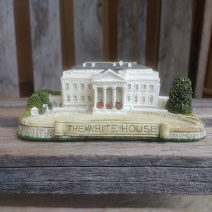 Vintage Fraser Creations American Collection White House Main Building Figurine Miniature Collectible Handmade Sculpture Made in Scotland