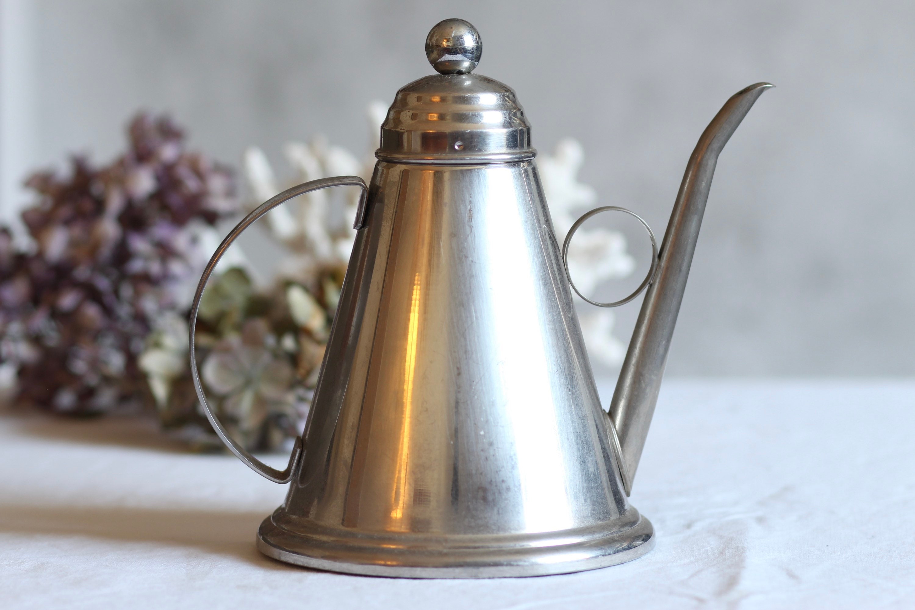 Nevvacold Vintage / Retro Insulated Teapot