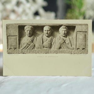 Cartolina antica del British Museum: gruppo di famiglia. Fotografia d'epoca autentica. Scultura greca antica. Interesse classico. Vittoriano. Circa 1890.