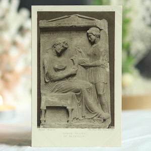 Cartolina antica del British Museum: Rilievo tombale. Fotografia d'epoca autentica. Scultura greca antica. Interesse classico. Vittoriano. Circa 1890.