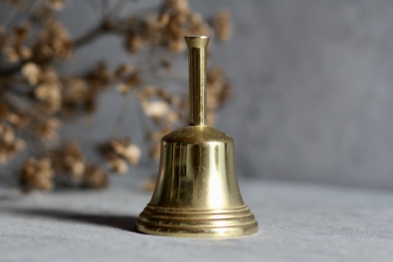 Vintage Cast Brass Bell. Small Size. Traditional Design. Solid Metal. Gold  Tone. Decorative. Working. Made in England. Circa 1970s. 